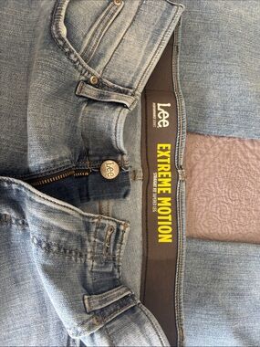 Lee Extreme Motion Jeans in Light Blue